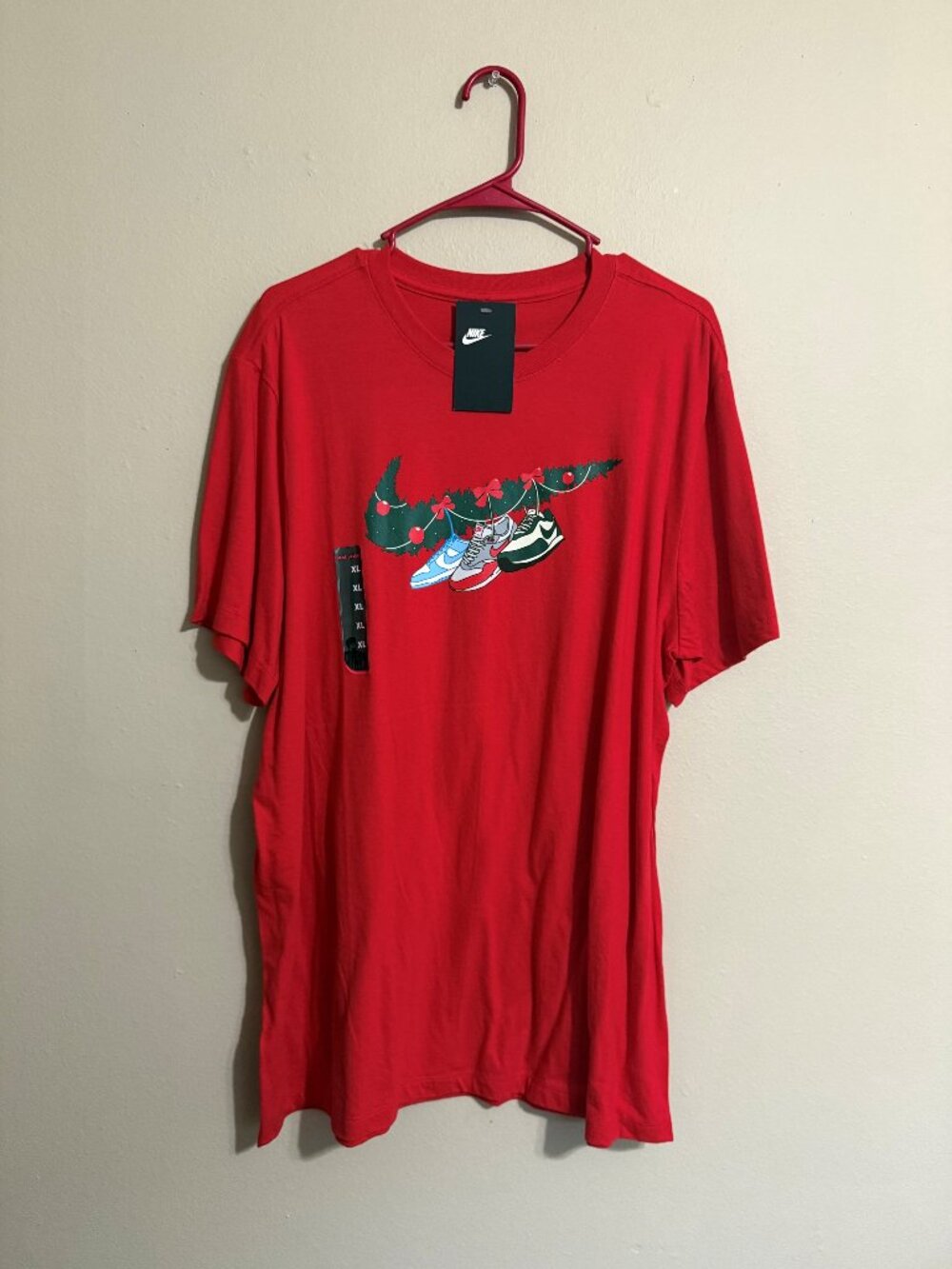 Nike Graphic T-Shirt – Size XL (New With Tags)